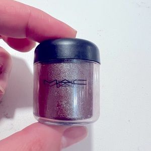MAC pigments in blue brown